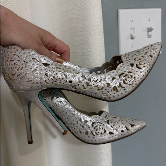 Shoes - Elegant Silver Women's Heels